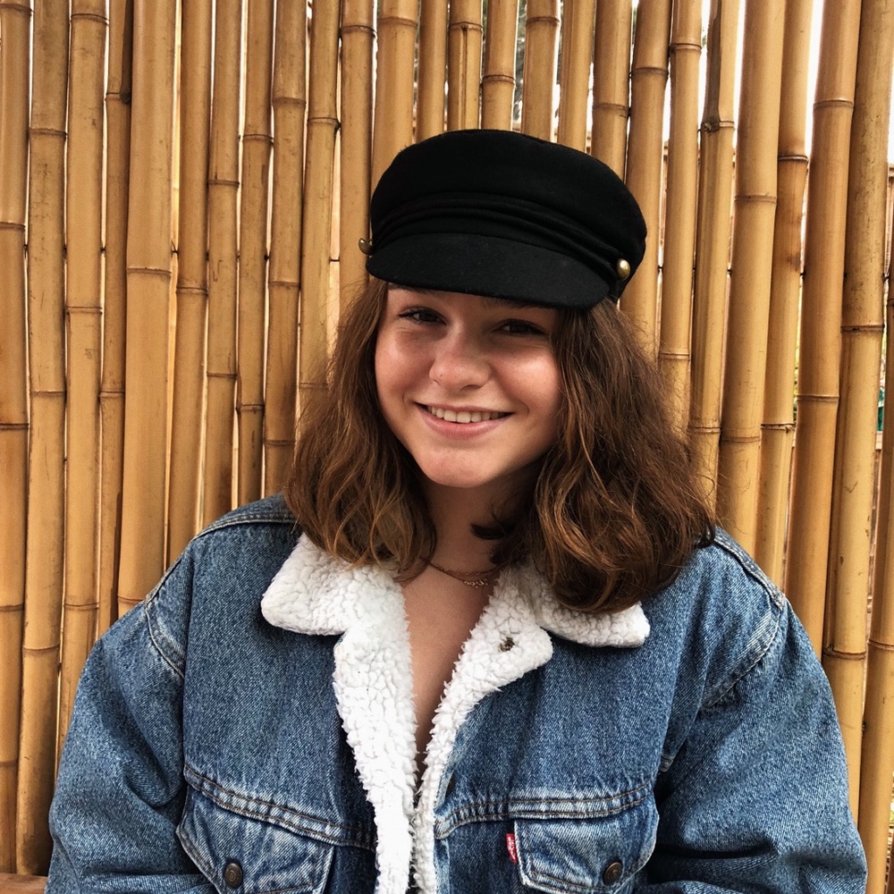 Meet your Posher, Mia